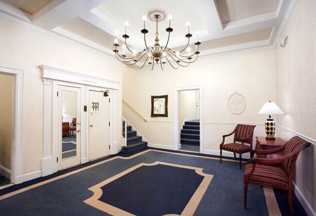 Building Photo - Beautiful 1Br/1Bth apartment! Heat/Hot Water inc.  Must see!
