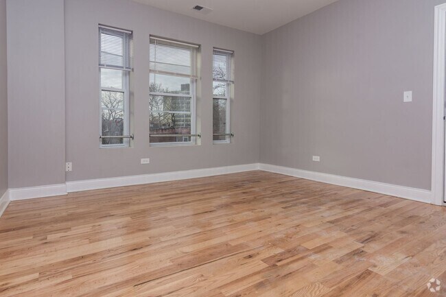 Building Photo - 848 W 61st St