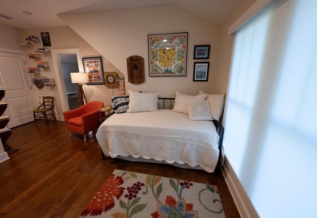 Building Photo - 605 N Orange St