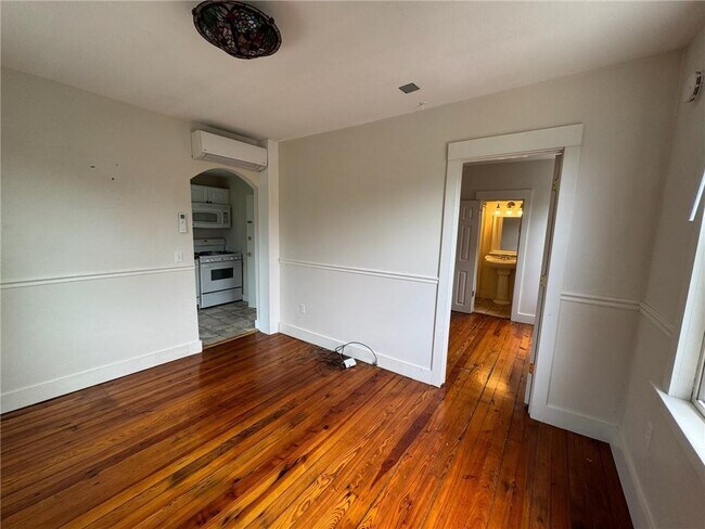 Building Photo - 40-40 Freebody St