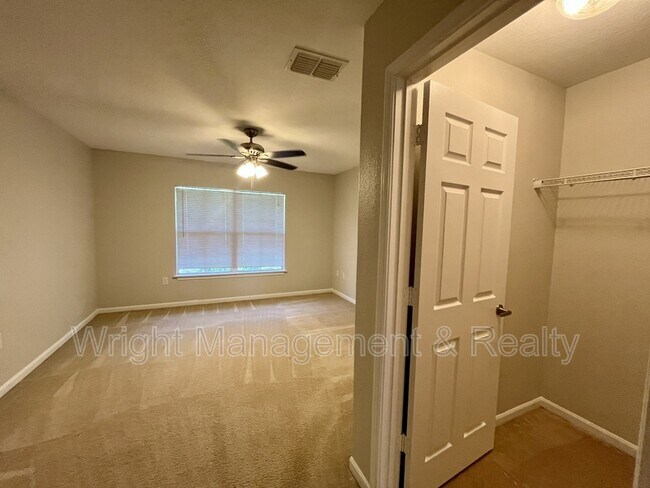Building Photo - 8202 Downpatrick Ct
