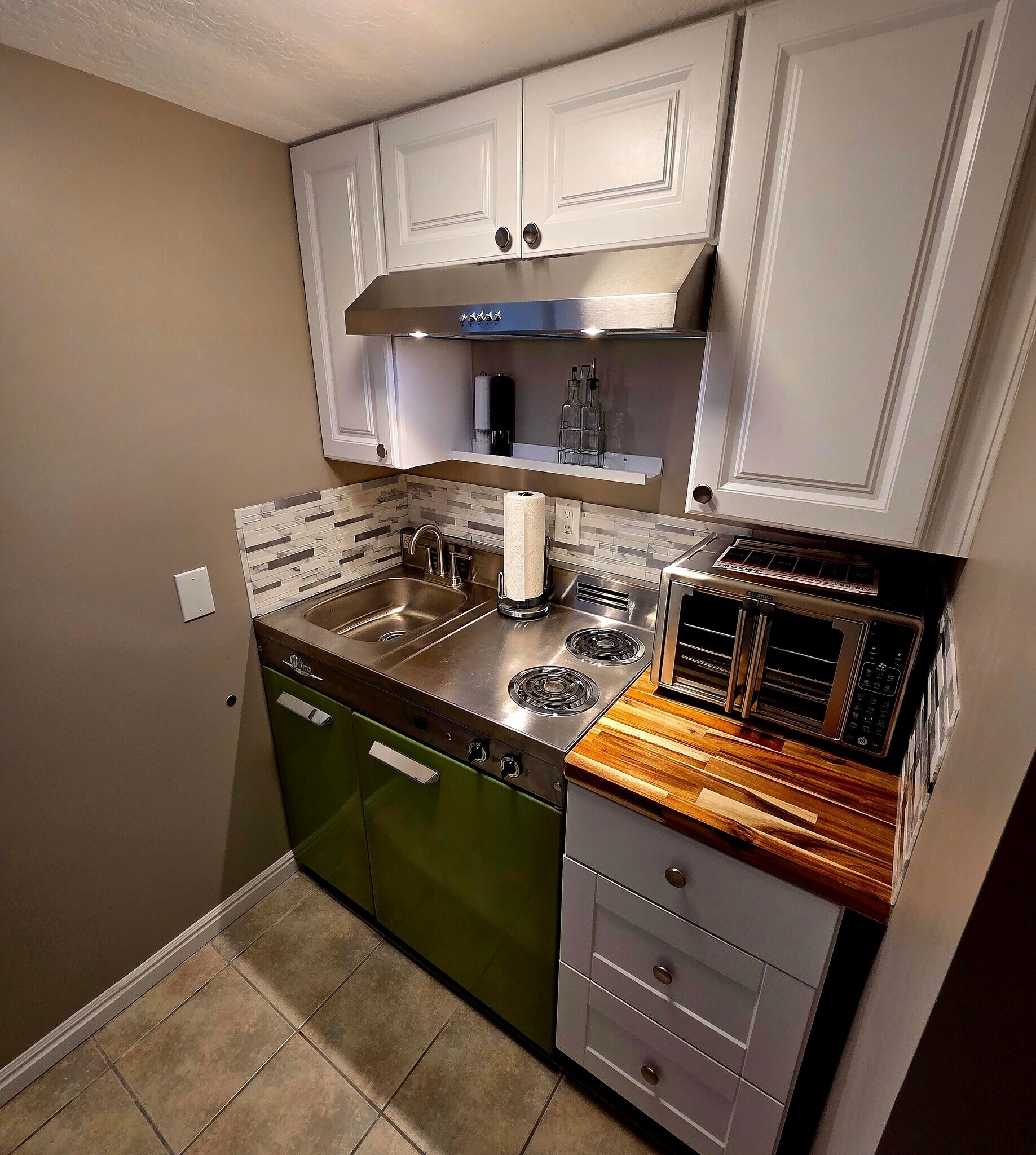 Building Photo - 2205 Buttonwood Dr