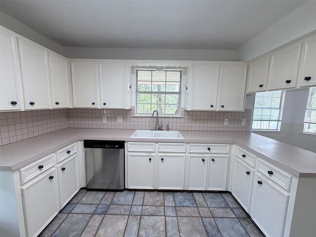 Building Photo - 123 Mesa Verde Dr