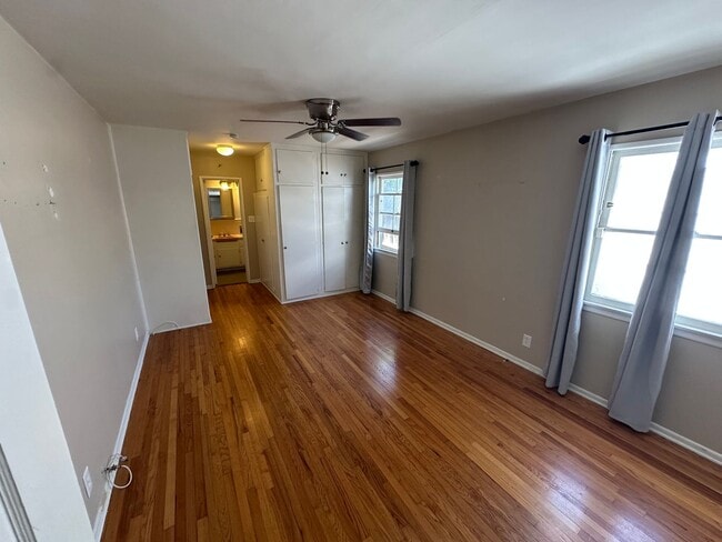 Building Photo - Home in North Kentwood Neighborhood of Wes...