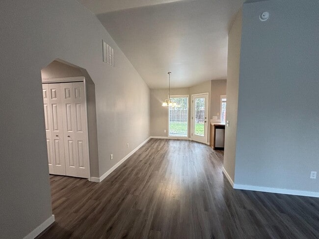 Building Photo - 2229 S Sumac St