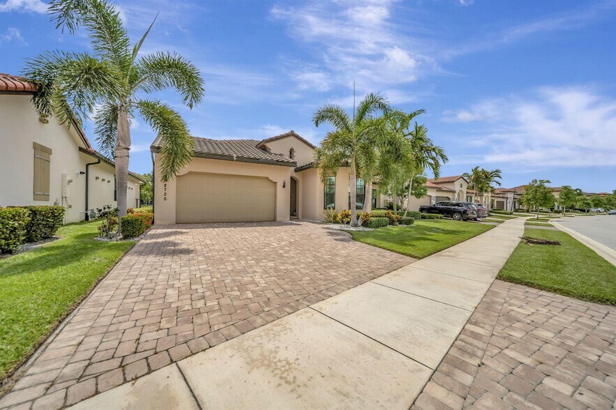 Building Photo - 8720 E Baypoint Cir