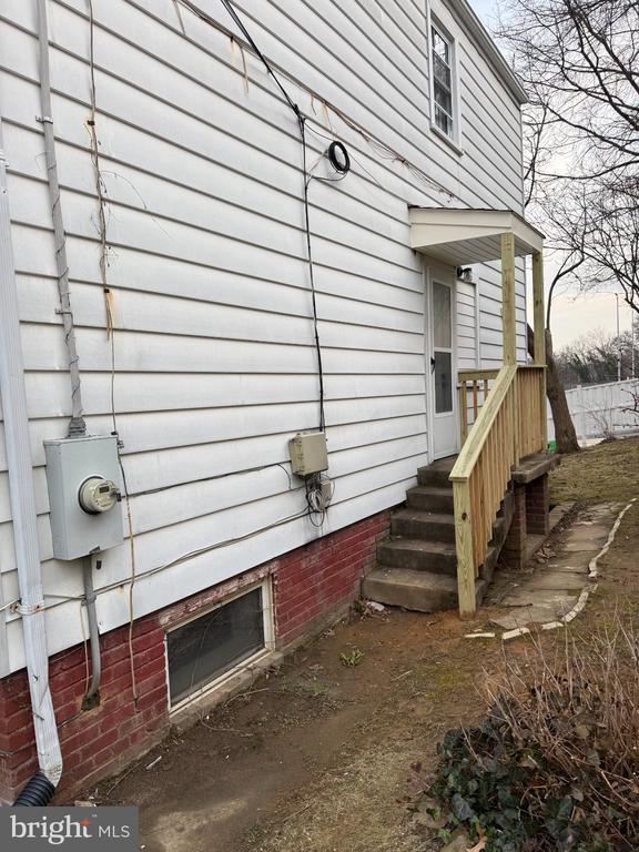 Building Photo - 1608 13th Rd S