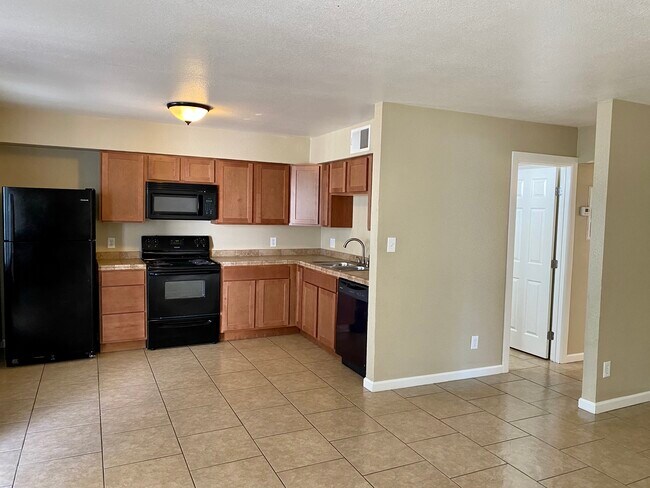 Building Photo - 349 N 11th St