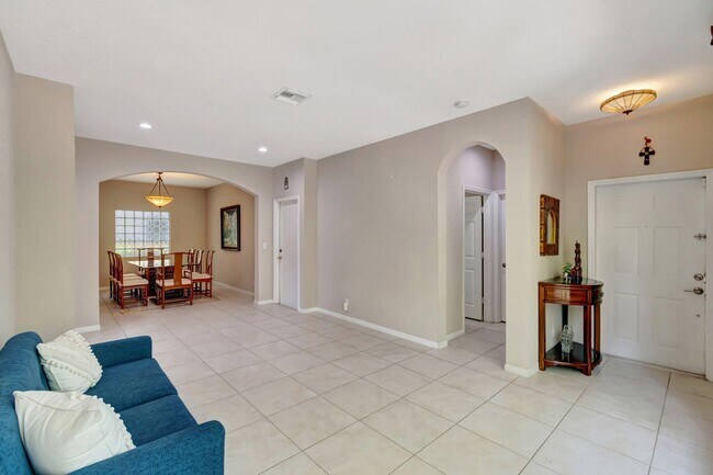 Building Photo - 6788 Hendry Dr