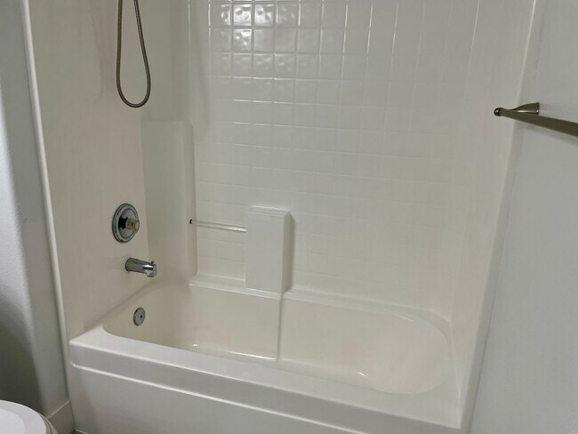 Building Photo - Fully Remodeled 3 bedroom Stallion Mountai...