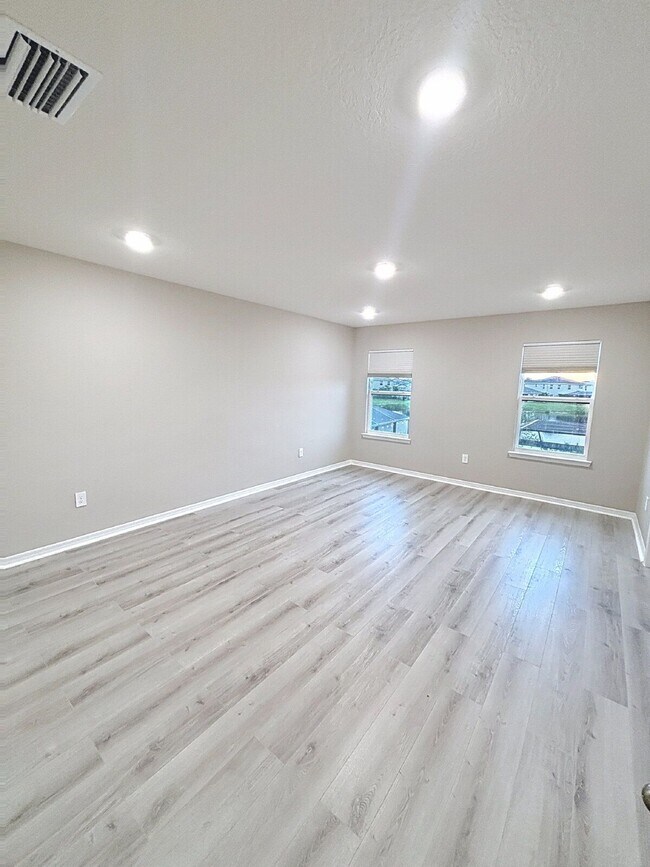 Building Photo - 12657 Promenade Estates Blvd