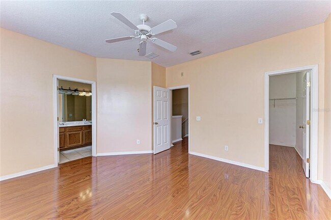 Building Photo - 3931 Yellowstone Cir