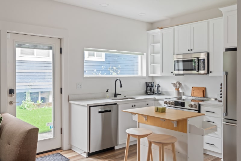 Building Photo - 5764 NE Garfield Ave.