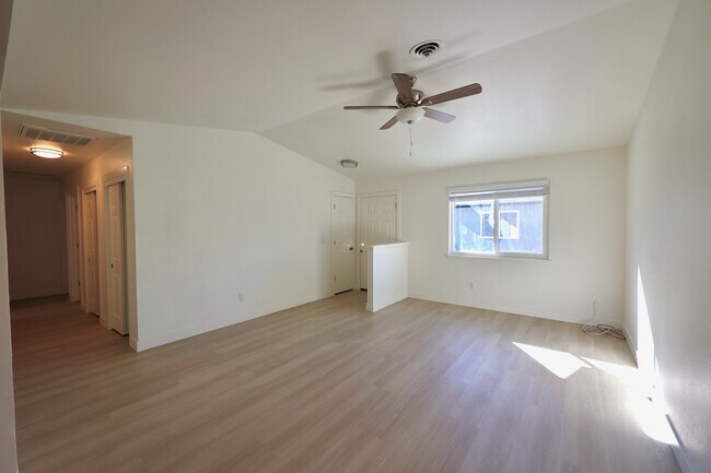 Building Photo - 761 Almond St