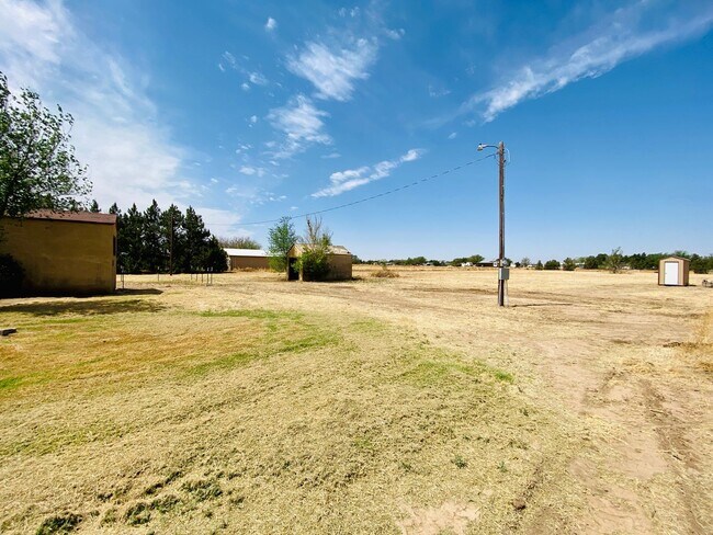 Building Photo - Great 2/1 Home Located in Northwest Lubbock County