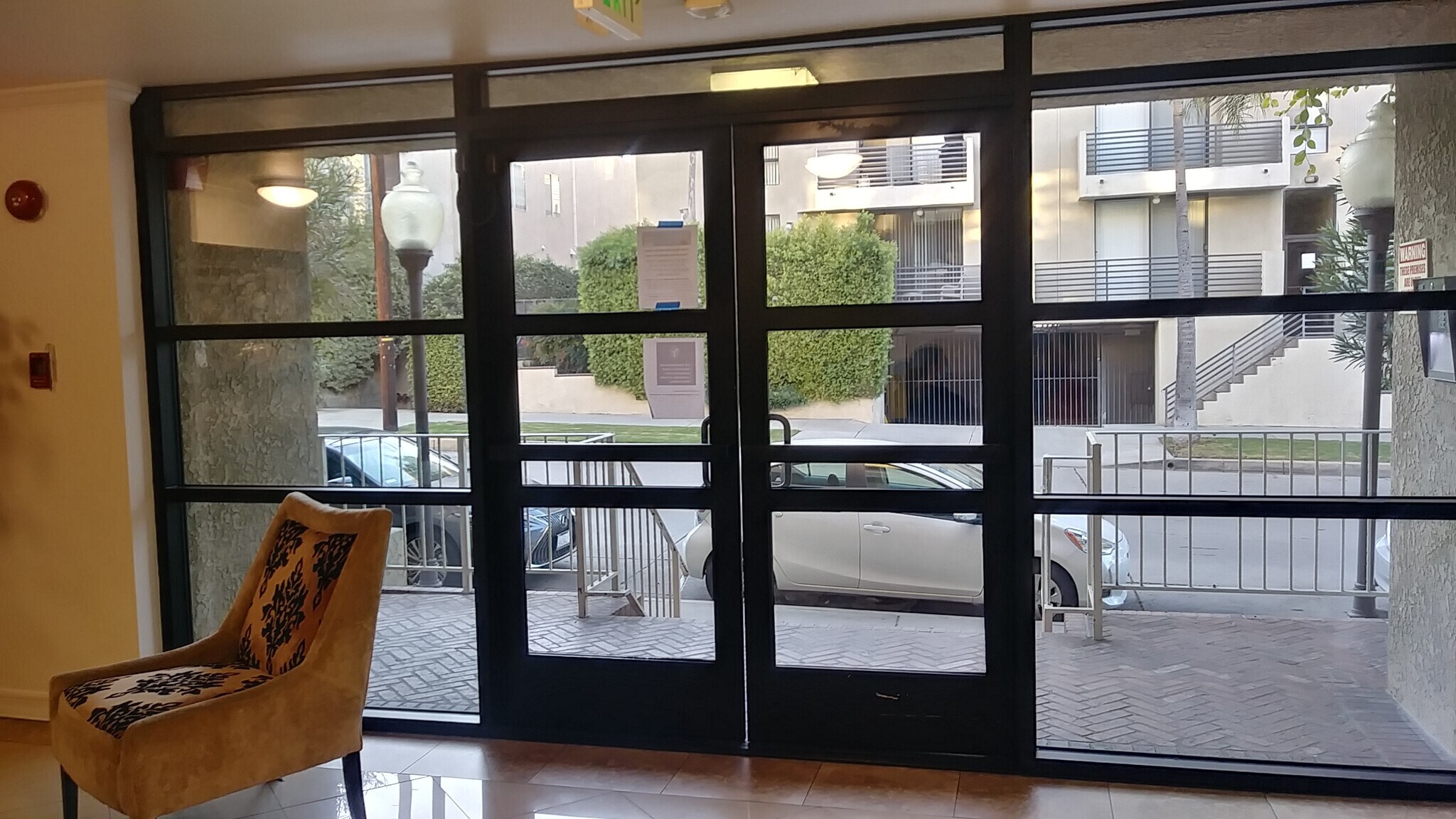 Front door lobby - 4430 Noble Ave