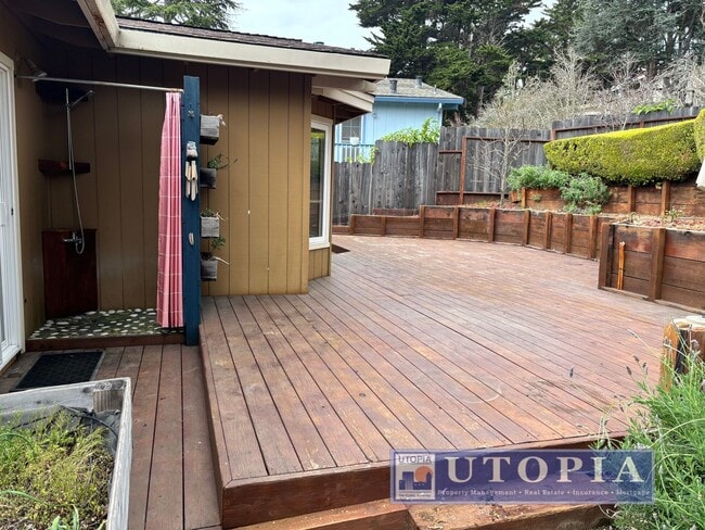 Building Photo - Bright Sunny 3-Bedroom House in Rio Del Mar