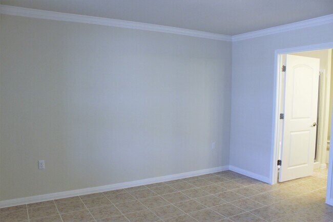 Building Photo - 213 Paint Creek Ln