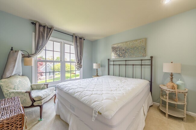 Building Photo - Fully Furnished Executive Condo