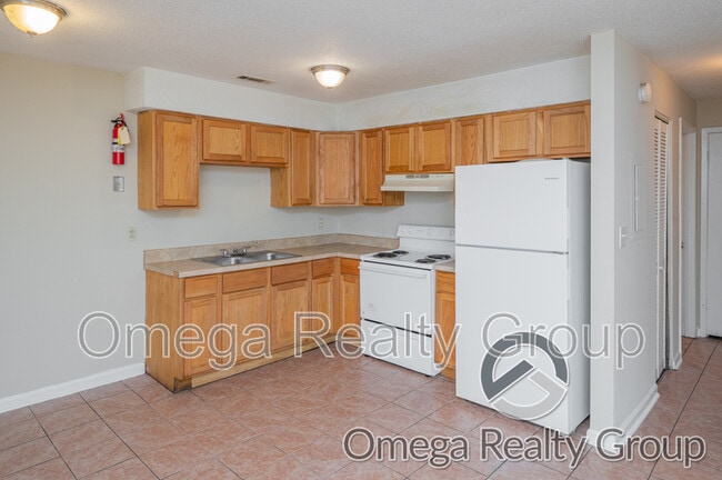 Building Photo - 3328 Meridian St N