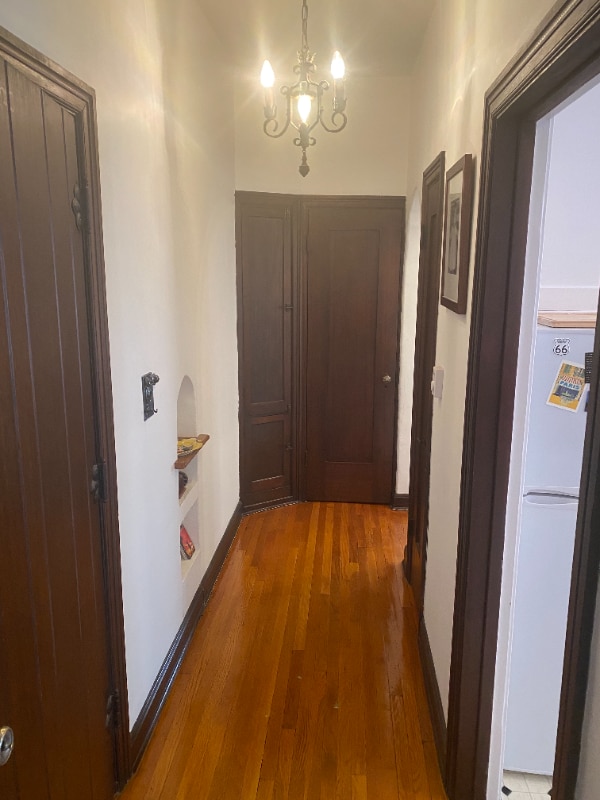 Building Photo - 414 N Sycamore Ave