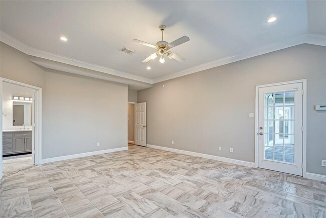Building Photo - 24118 Bay Hill Blvd