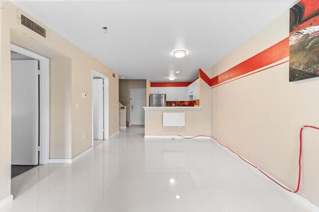 Building Photo - 4791 Via Palm Lakes