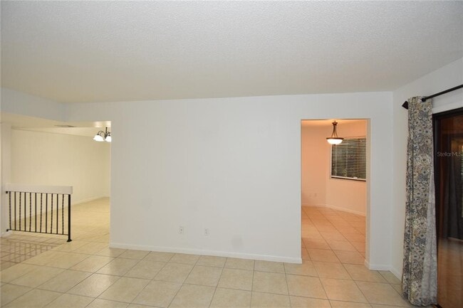 Building Photo - 11 Surrey Ct