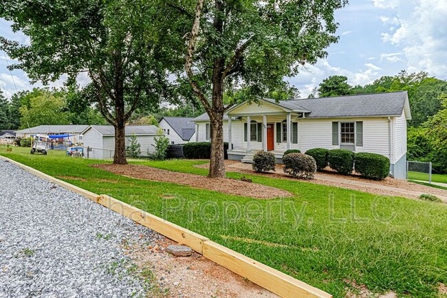 Building Photo - 314 S Plainview Dr