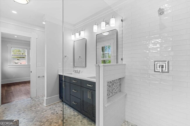 Building Photo - 795 St Charles Ave NE