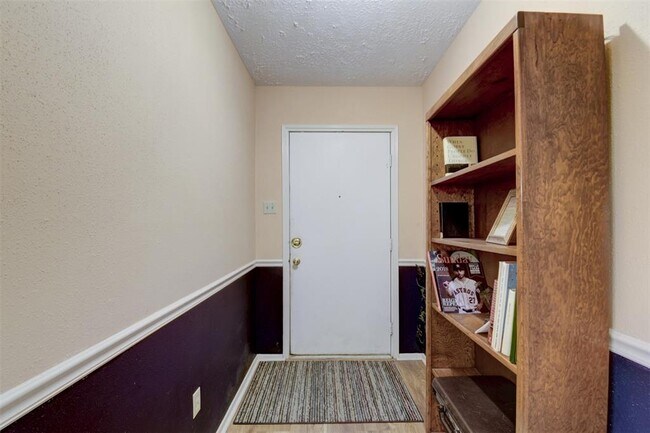 Building Photo - 16822 Rippling Mill Dr