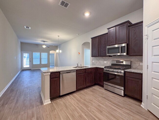 Building Photo - 9306