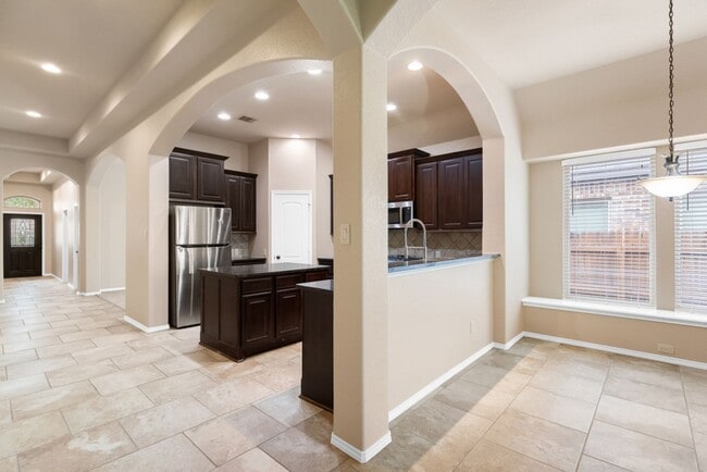 Building Photo - 8710 White Crown