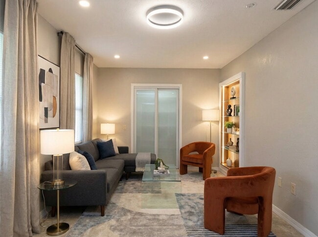 Building Photo - MOVE IN WITH ZERO DEPOSIT - UPDATED 3 BEDROOM HOME IN VENICE