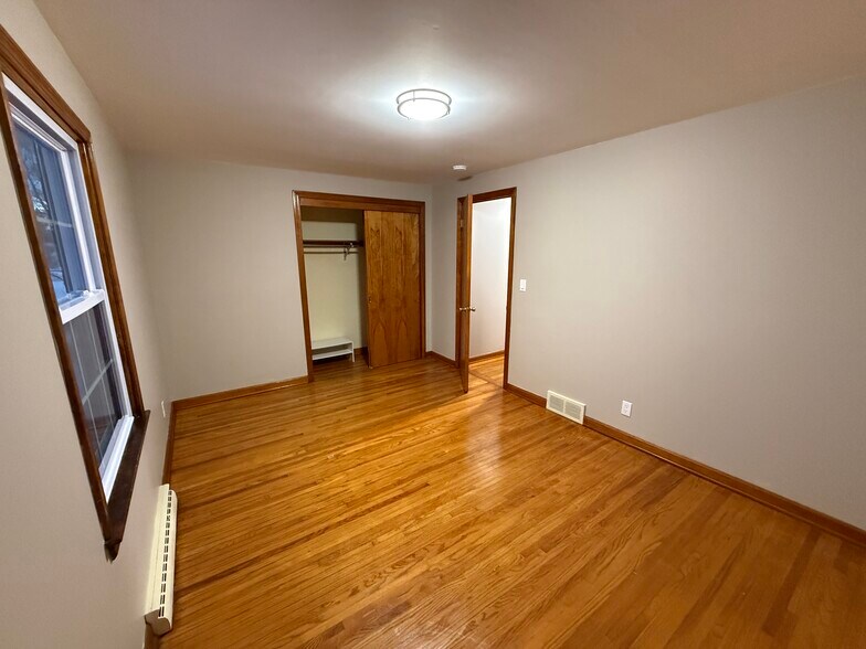 Bedroom 2 - 729 Ruie Rd