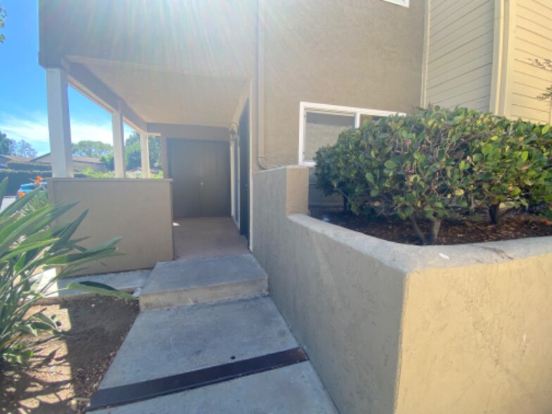 Building Photo - 5057 Los Morros Way