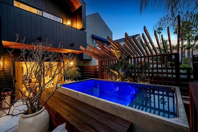 Building Photo - 3857 Sequoia