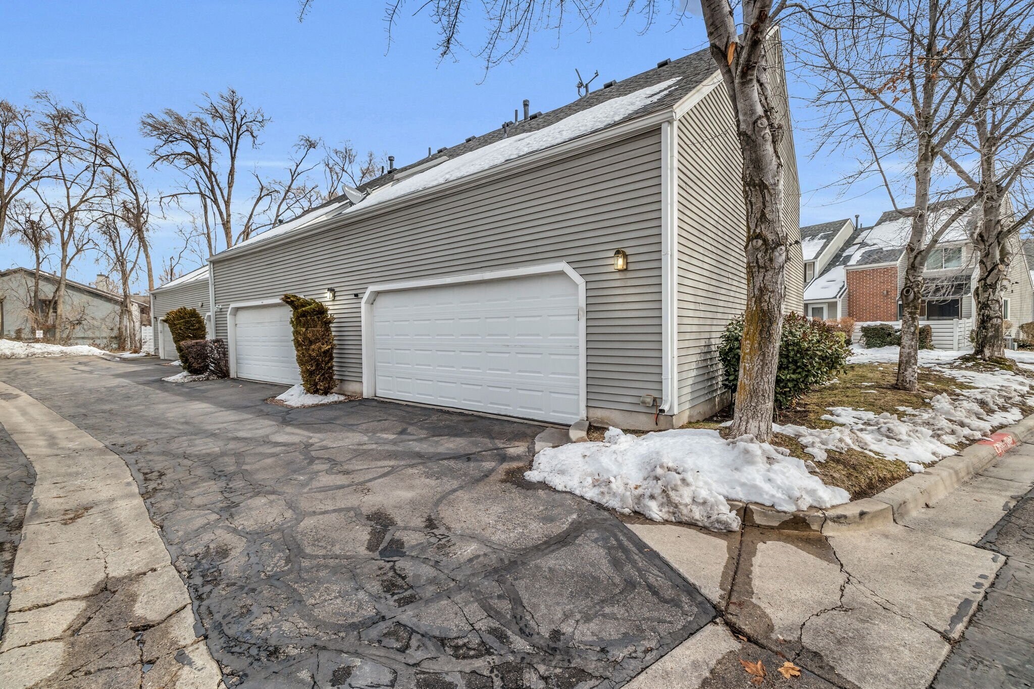 Building Photo - 955 Essex Ct Way