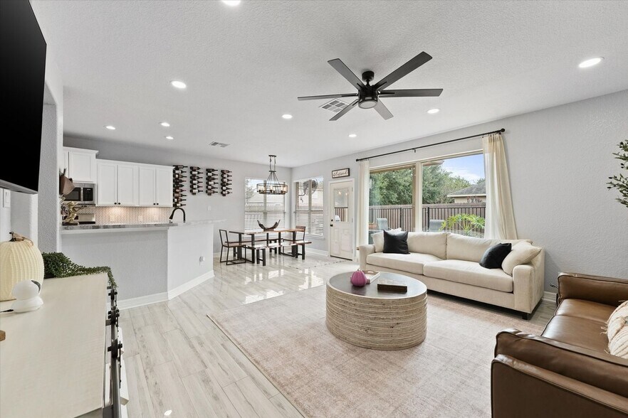 Building Photo - 21328 Village Crossing Ln