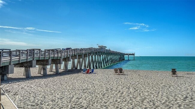 Building Photo - 817 Harbor Dr S