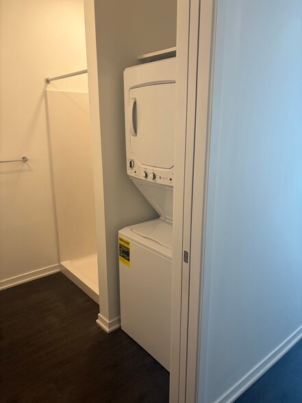 Building Photo - 329 5th St