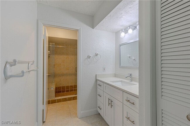 Building Photo - 297 Bay Meadows Dr