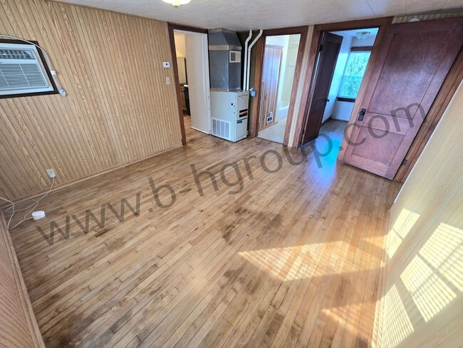 Building Photo - 4808 25th Ave