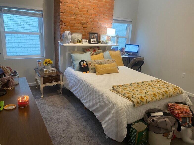 Bedroom 1 - 121 Howard St