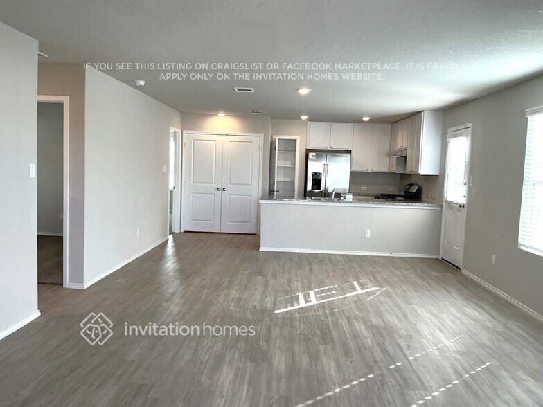 Building Photo - 10510 Varmus Dr