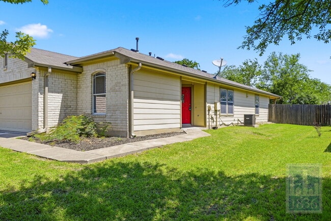 Building Photo - 228 Pearl Lake Dr