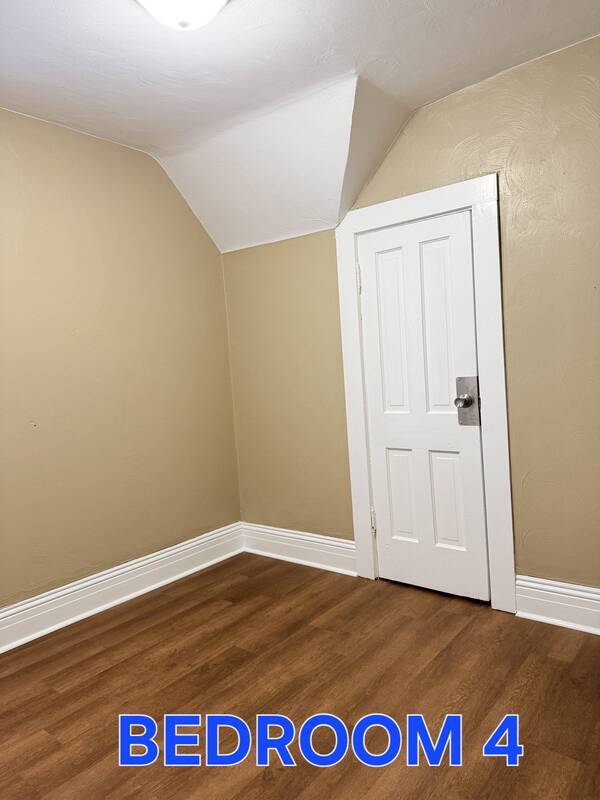 Building Photo - 1023 W 21st St