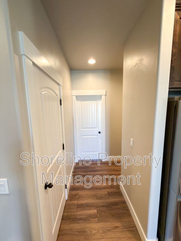 Building Photo - 12913 S Salerno Ave