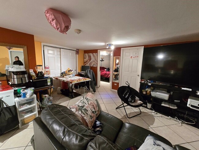 Building Photo - 1118 85th St