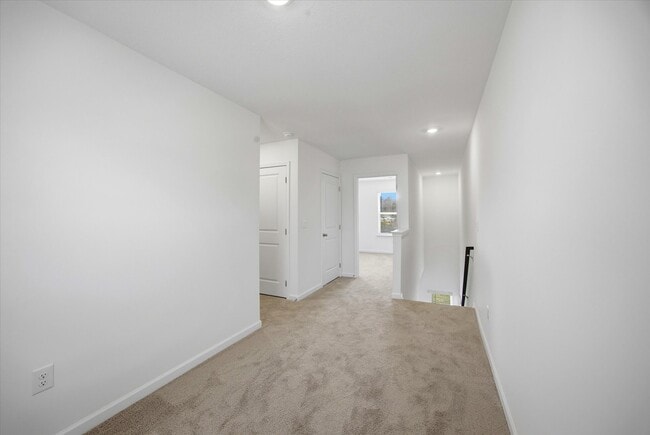 Building Photo - 702 Saulsbury Ln